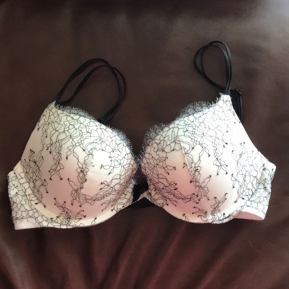 Victoria’s Secret Very Sexy Push-Up 34C